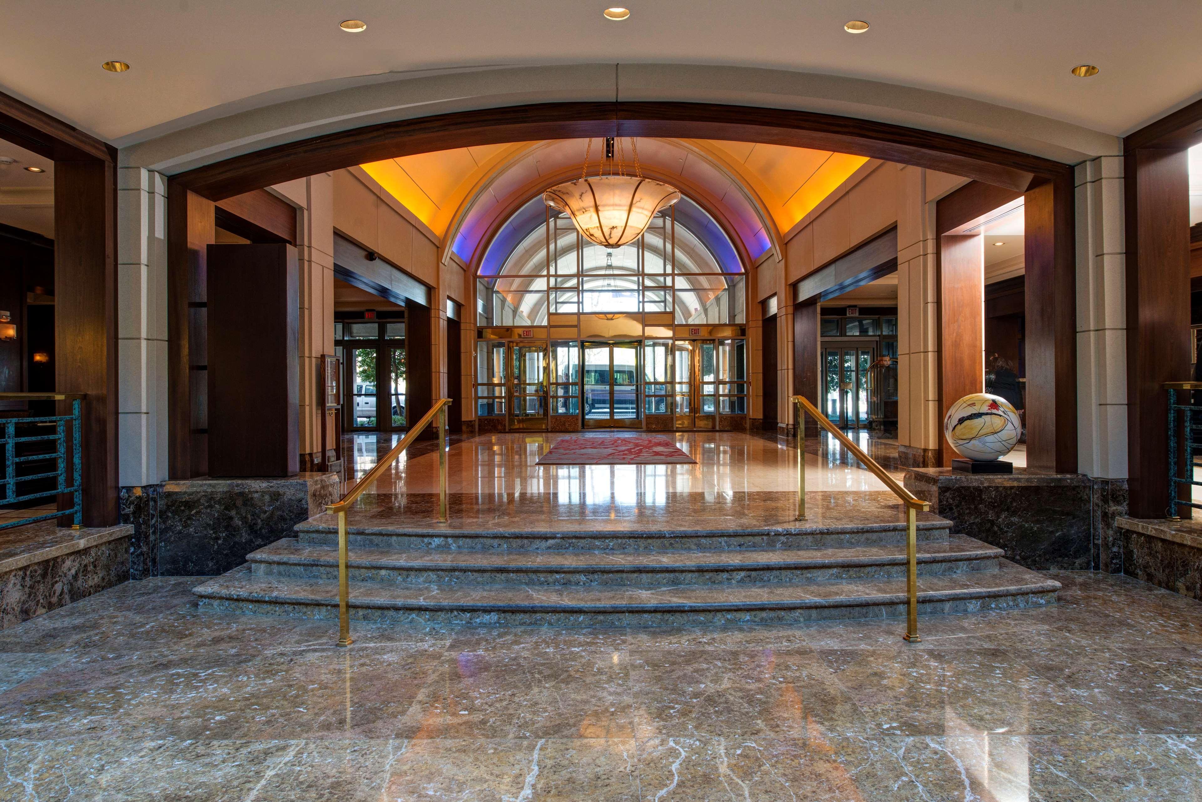 Hyatt Regency Hotel 3*